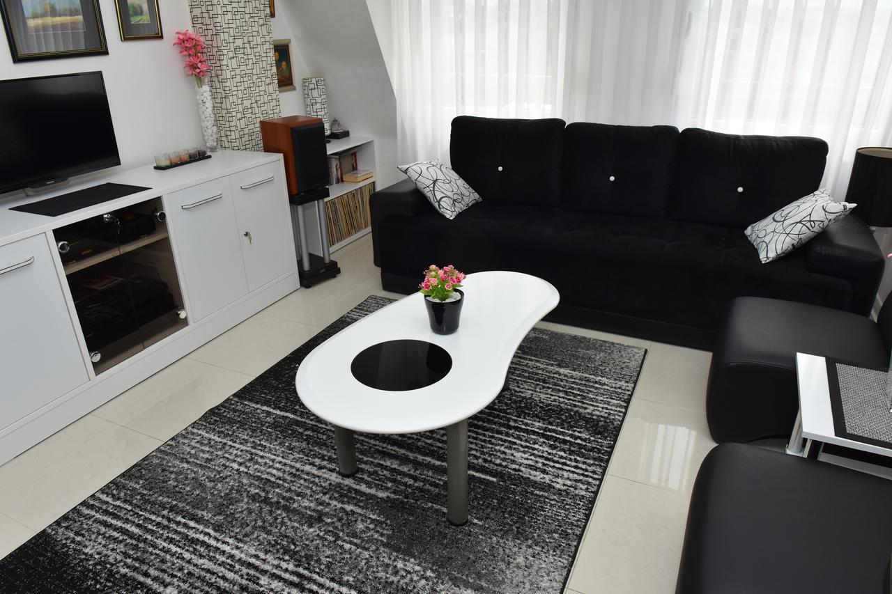Apartment Union คูมาโนโว ภายนอก รูปภาพ